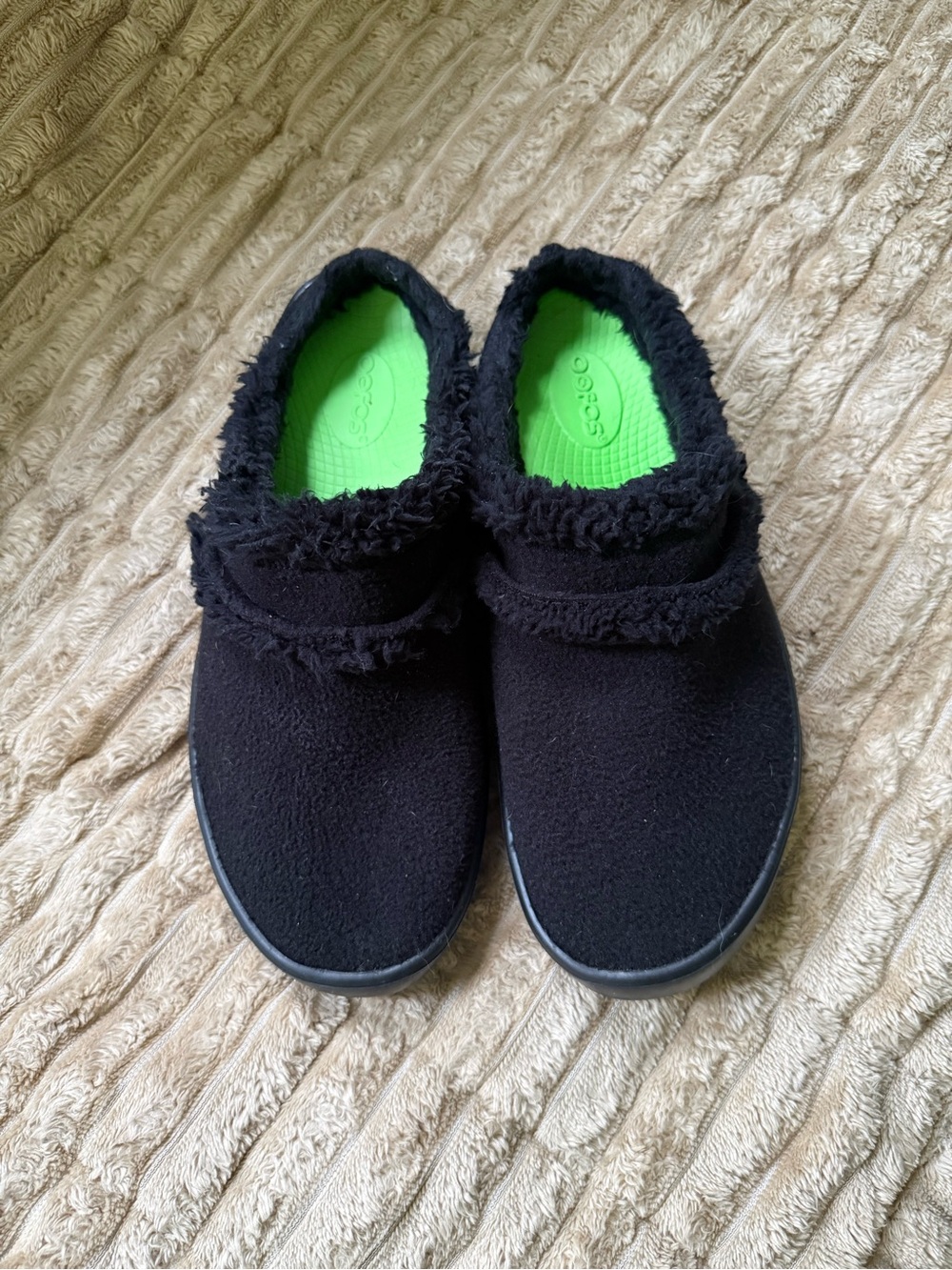 OOFOS OOCoozie Women's Black Sherpa Mules Shoes Slippers, Size 9 - Picture 2 of 6
